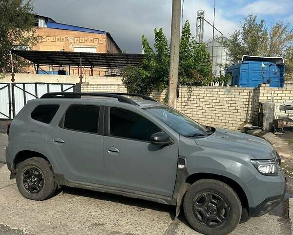 Серый Рено Дастер, объемом двигателя 1.6 л и пробегом 121 тыс. км за 15000 $, фото 5 на Automoto.ua