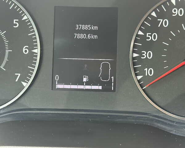 Серый Рено Дастер, объемом двигателя 1.46 л и пробегом 42 тыс. км за 20000 $, фото 9 на Automoto.ua