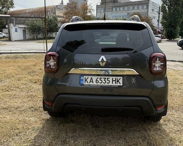 Серый Рено Дастер, объемом двигателя 1.6 л и пробегом 36 тыс. км за 16000 $, фото 2 на Automoto.ua