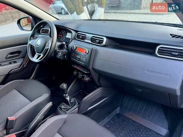 Сірий Рено Дастер, об'ємом двигуна 1.5 л та пробігом 46 тис. км за 17900 $, фото 24 на Automoto.ua