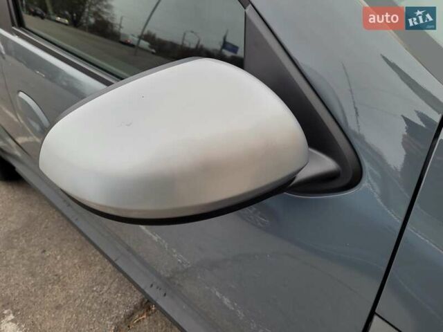 Серый Рено Дастер, объемом двигателя 1.6 л и пробегом 12 тыс. км за 18900 $, фото 21 на Automoto.ua