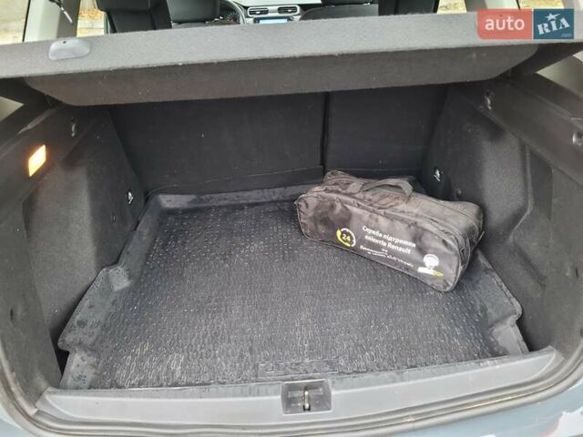 Серый Рено Дастер, объемом двигателя 1.6 л и пробегом 12 тыс. км за 18900 $, фото 17 на Automoto.ua