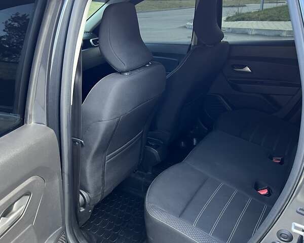 Сірий Рено Дастер, об'ємом двигуна 1.46 л та пробігом 98 тис. км за 22000 $, фото 6 на Automoto.ua