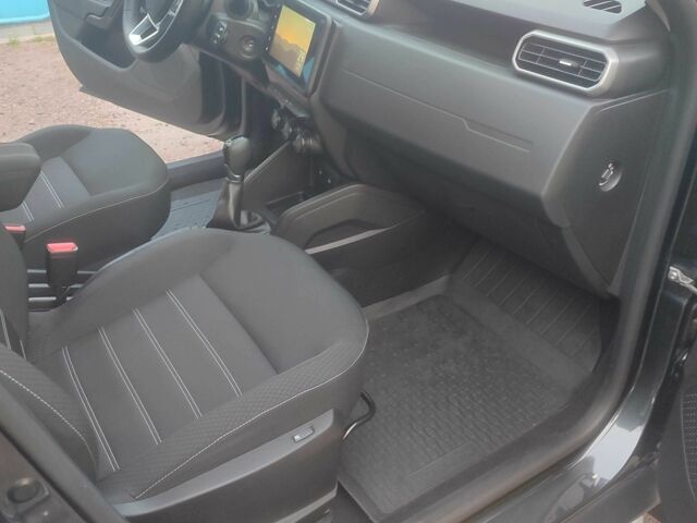 Серый Рено Дастер, объемом двигателя 1.5 л и пробегом 34 тыс. км за 20900 $, фото 6 на Automoto.ua