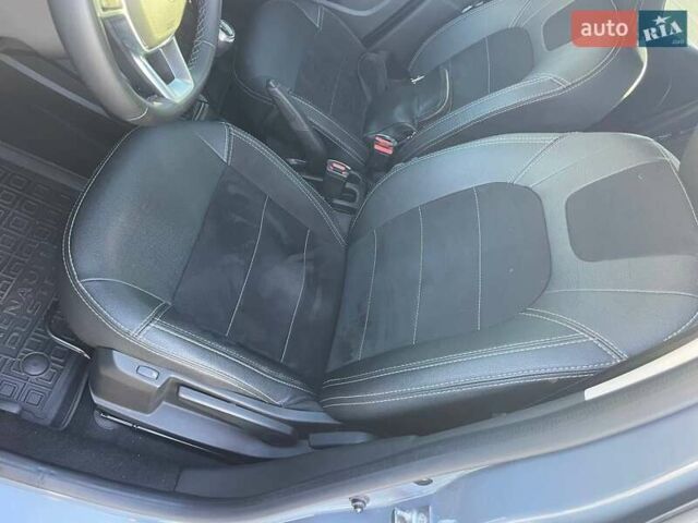 Серый Рено Дастер, объемом двигателя 1.46 л и пробегом 63 тыс. км за 23500 $, фото 2 на Automoto.ua