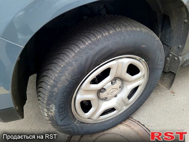 Серый Рено Дастер, объемом двигателя 1.6 л и пробегом 12 тыс. км за 18500 $, фото 8 на Automoto.ua