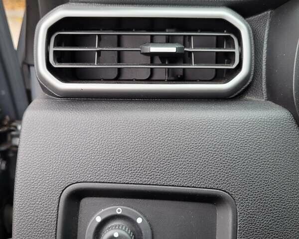 Серый Рено Дастер, объемом двигателя 1.6 л и пробегом 12 тыс. км за 18900 $, фото 13 на Automoto.ua