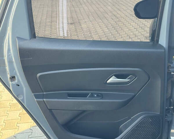 Рено Дастер 2024 в Николаеве на Automoto.ua Серый Рено Дастер, объемом двигателя 1.46 л и пробегом 43 тыс. км за 22800 $, фото 24 на Automoto.ua