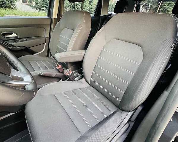 Серый Рено Дастер, объемом двигателя 1.5 л и пробегом 58 тыс. км за 19999 $, фото 14 на Automoto.ua