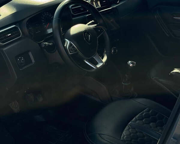 Рено Дастер 2024 в Николаеве на Automoto.ua Серый Рено Дастер, объемом двигателя 1.46 л и пробегом 43 тыс. км за 22800 $, фото 32 на Automoto.ua