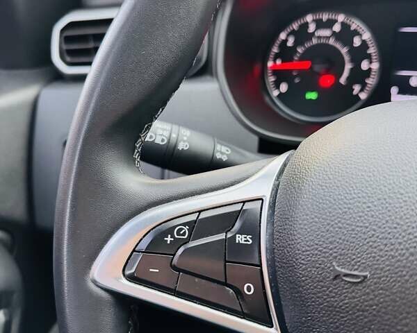 Серый Рено Дастер, объемом двигателя 1.5 л и пробегом 58 тыс. км за 19999 $, фото 25 на Automoto.ua