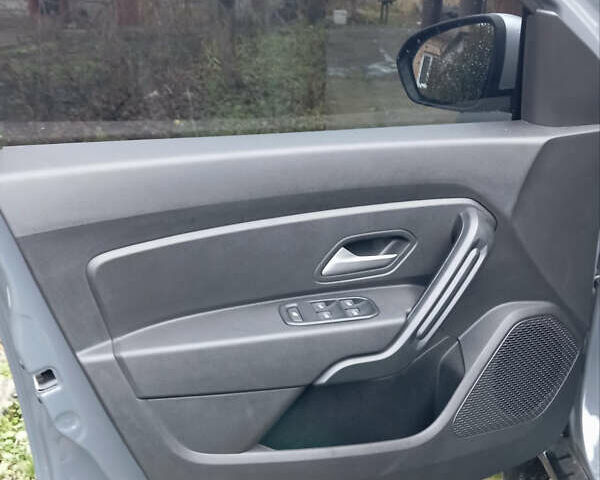 Серый Рено Дастер, объемом двигателя 1.5 л и пробегом 11 тыс. км за 22500 $, фото 19 на Automoto.ua