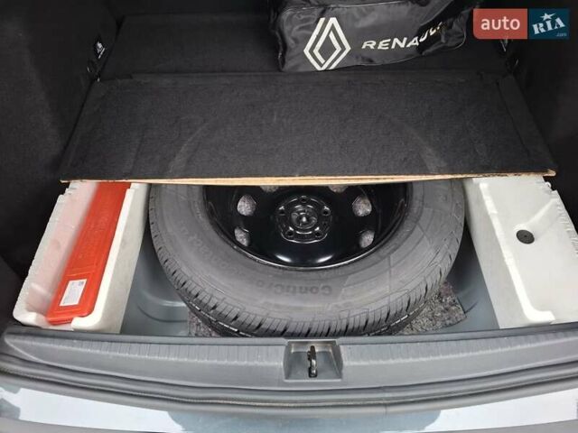Серый Рено Дастер, объемом двигателя 1.46 л и пробегом 51 тыс. км за 22750 $, фото 44 на Automoto.ua
