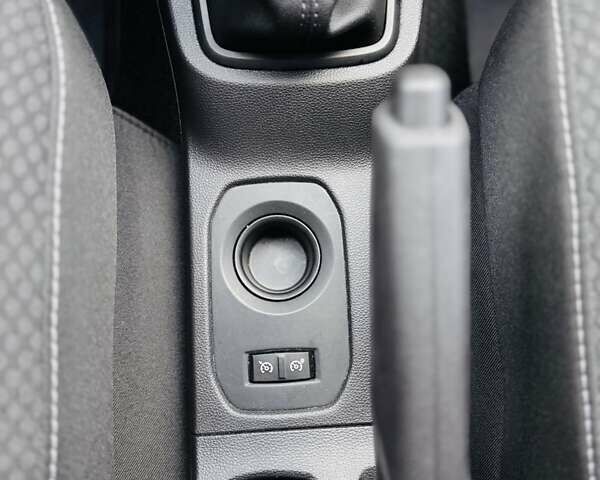 Серый Рено Дастер, объемом двигателя 1.5 л и пробегом 58 тыс. км за 19999 $, фото 29 на Automoto.ua