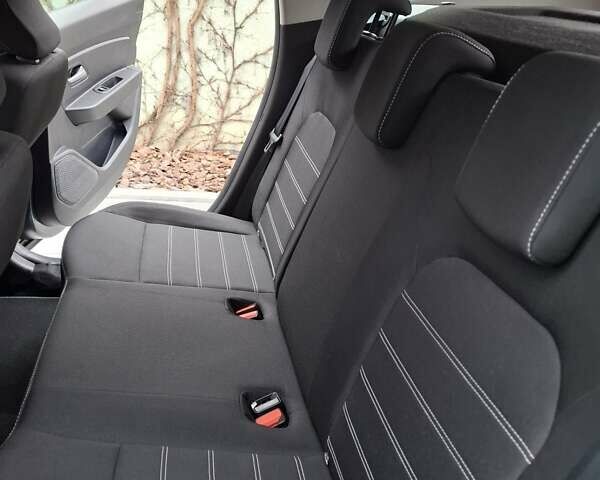 Серый Рено Дастер, объемом двигателя 1.46 л и пробегом 51 тыс. км за 22750 $, фото 78 на Automoto.ua