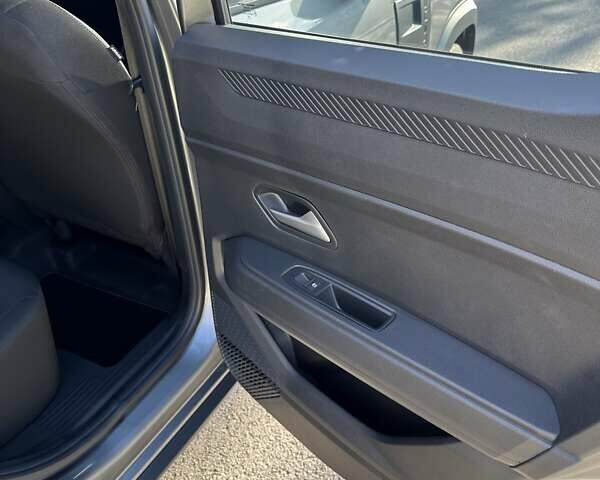 Серый Рено Дастер, объемом двигателя 1.33 л и пробегом 8 тыс. км за 24800 $, фото 16 на Automoto.ua