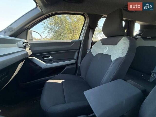 Серый Рено Дастер, объемом двигателя 1.33 л и пробегом 4 тыс. км за 26000 $, фото 52 на Automoto.ua