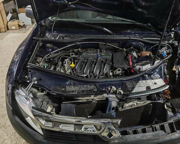 Синій Рено Дастер, об'ємом двигуна 1.6 л та пробігом 102 тис. км за 3300 $, фото 3 на Automoto.ua