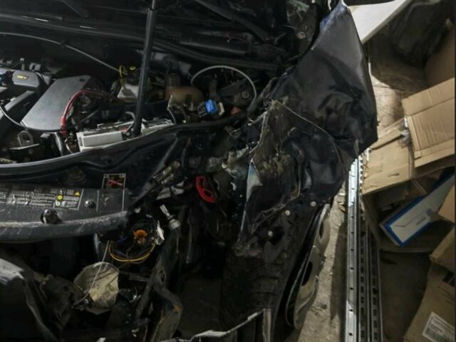 Синий Рено Дастер, объемом двигателя 1.6 л и пробегом 102 тыс. км за 3300 $, фото 4 на Automoto.ua