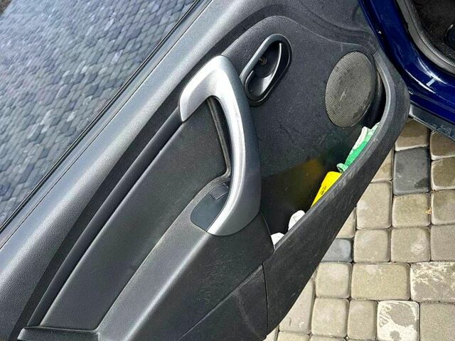 Синій Рено Дастер, об'ємом двигуна 1.6 л та пробігом 350 тис. км за 6300 $, фото 2 на Automoto.ua