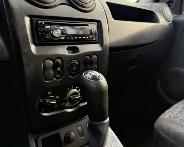 Синий Рено Дастер, объемом двигателя 1.6 л и пробегом 158 тыс. км за 7500 $, фото 17 на Automoto.ua