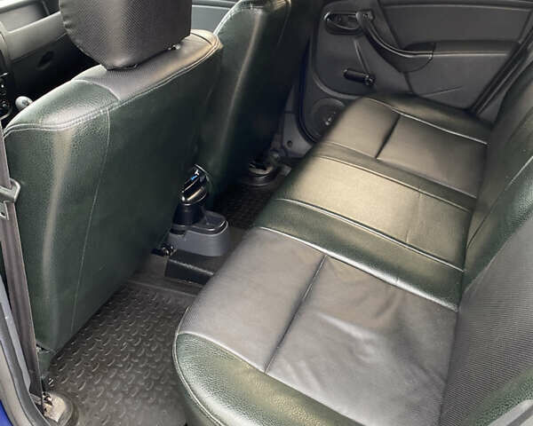 Синій Рено Дастер, об'ємом двигуна 1.6 л та пробігом 195 тис. км за 6600 $, фото 10 на Automoto.ua