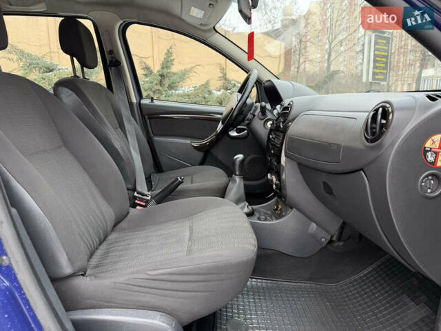 Синий Рено Дастер, объемом двигателя 1.6 л и пробегом 333 тыс. км за 6300 $, фото 48 на Automoto.ua