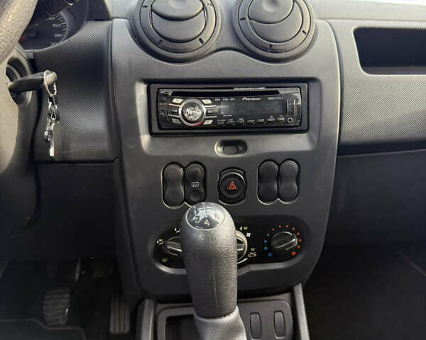 Синий Рено Дастер, объемом двигателя 1.6 л и пробегом 158 тыс. км за 7500 $, фото 18 на Automoto.ua