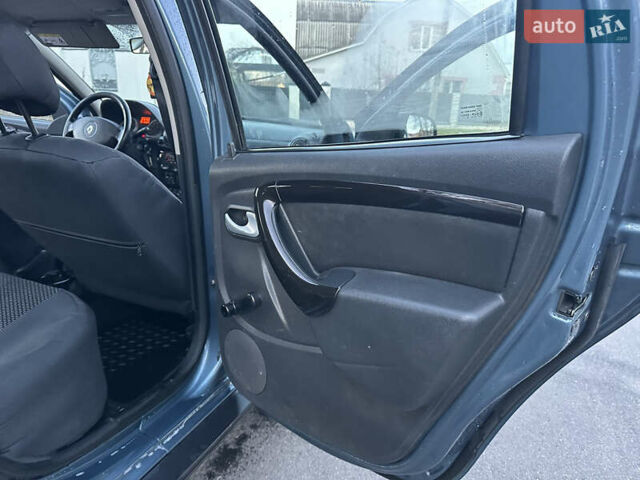 Синий Рено Дастер, объемом двигателя 1.5 л и пробегом 190 тыс. км за 9700 $, фото 28 на Automoto.ua