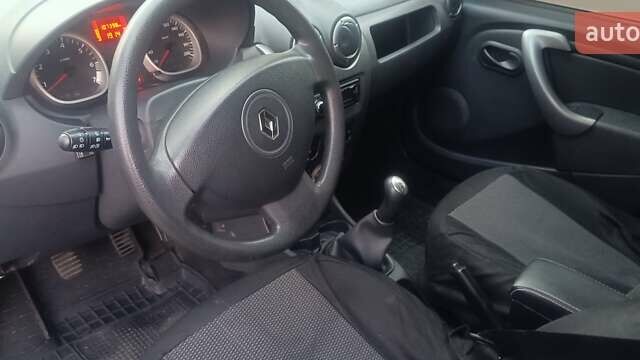 Синій Рено Дастер, об'ємом двигуна 1.6 л та пробігом 107 тис. км за 8400 $, фото 4 на Automoto.ua