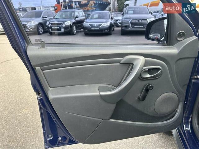 Синий Рено Дастер, объемом двигателя 1.6 л и пробегом 100 тыс. км за 7900 $, фото 11 на Automoto.ua