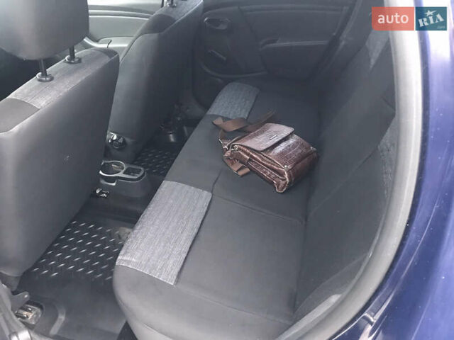 Синий Рено Дастер, объемом двигателя 1.6 л и пробегом 212 тыс. км за 9300 $, фото 2 на Automoto.ua