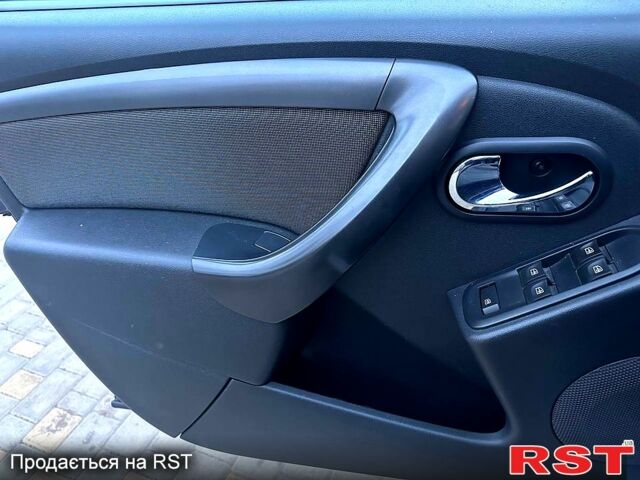 Синій Рено Дастер, об'ємом двигуна 1.5 л та пробігом 68 тис. км за 12950 $, фото 9 на Automoto.ua
