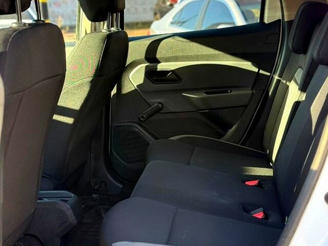 Синий Рено Дастер, объемом двигателя 0 л и пробегом 0 тыс. км за 12500 $, фото 9 на Automoto.ua