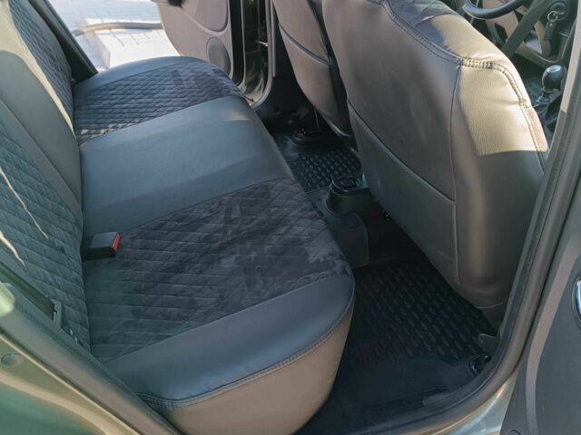 Зеленый Рено Дастер, объемом двигателя 1.5 л и пробегом 160 тыс. км за 12600 $, фото 9 на Automoto.ua