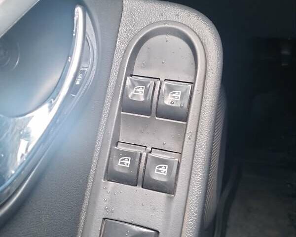 Зеленый Рено Дастер, объемом двигателя 1.46 л и пробегом 212 тыс. км за 9750 $, фото 8 на Automoto.ua