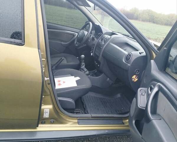 Зелений Рено Дастер, об'ємом двигуна 1.46 л та пробігом 213 тис. км за 9999 $, фото 4 на Automoto.ua