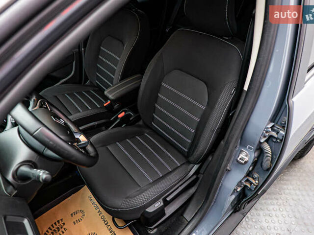 Зелений Рено Дастер, об'ємом двигуна 1.5 л та пробігом 72 тис. км за 21108 $, фото 8 на Automoto.ua