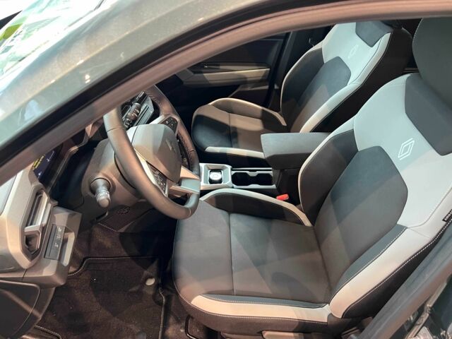 Рено Дастер 2025 в Киеве на Automoto.ua Зеленый Рено Дастер, объемом двигателя 1.2 л и пробегом 1 тыс. км за 30367 $, фото 13 на Automoto.ua