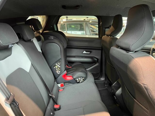 Рено Дастер 2025 в Киеве на Automoto.ua Зеленый Рено Дастер, объемом двигателя 1.2 л и пробегом 1 тыс. км за 30367 $, фото 21 на Automoto.ua