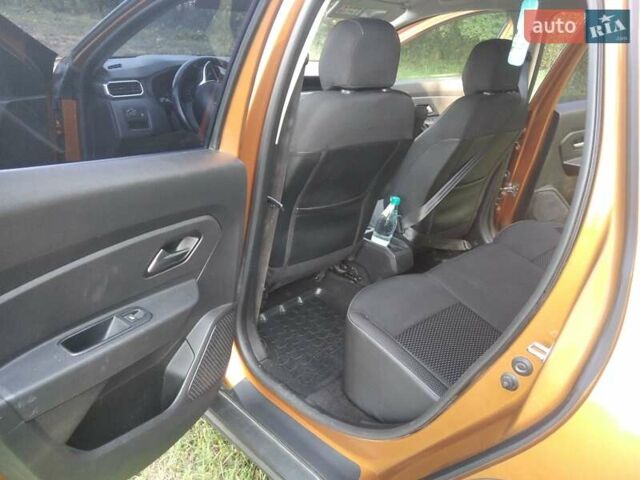 Оранжевый Рено Дастер, объемом двигателя 1.5 л и пробегом 160 тыс. км за 15400 $, фото 10 на Automoto.ua