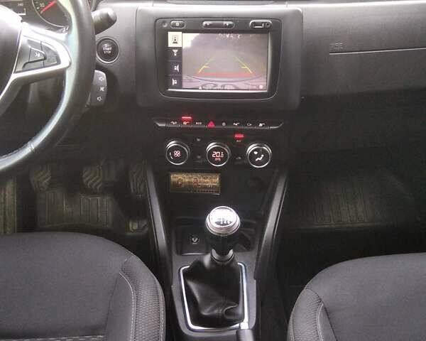 Оранжевый Рено Дастер, объемом двигателя 1.5 л и пробегом 160 тыс. км за 15400 $, фото 2 на Automoto.ua