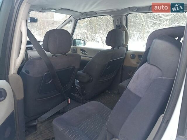 Белый Рено Эспейс, объемом двигателя 1.87 л и пробегом 305 тыс. км за 3100 $, фото 6 на Automoto.ua