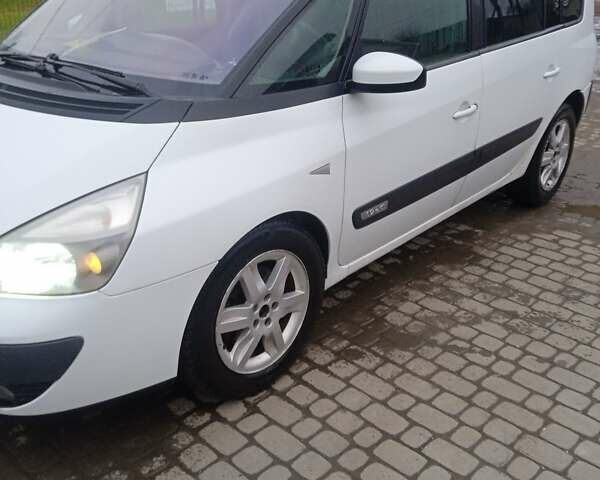 Белый Рено Эспейс, объемом двигателя 1.9 л и пробегом 333 тыс. км за 4300 $, фото 5 на Automoto.ua