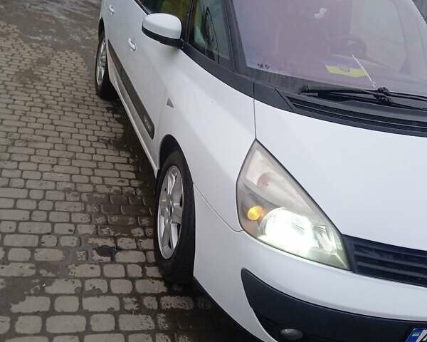 Белый Рено Эспейс, объемом двигателя 1.9 л и пробегом 333 тыс. км за 4300 $, фото 3 на Automoto.ua