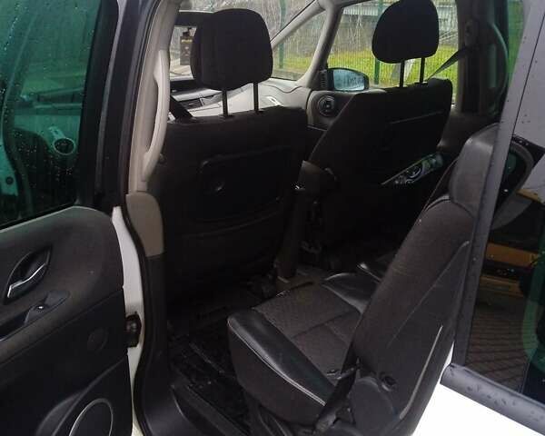 Белый Рено Эспейс, объемом двигателя 1.9 л и пробегом 333 тыс. км за 4300 $, фото 10 на Automoto.ua