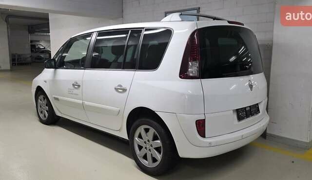 Белый Рено Эспейс, объемом двигателя 2 л и пробегом 260 тыс. км за 8550 $, фото 8 на Automoto.ua