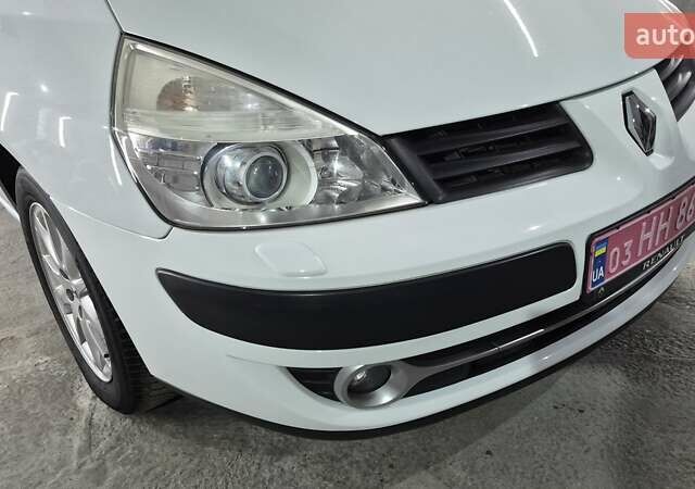Білий Рено Еспейс, об'ємом двигуна 2 л та пробігом 210 тис. км за 8650 $, фото 10 на Automoto.ua