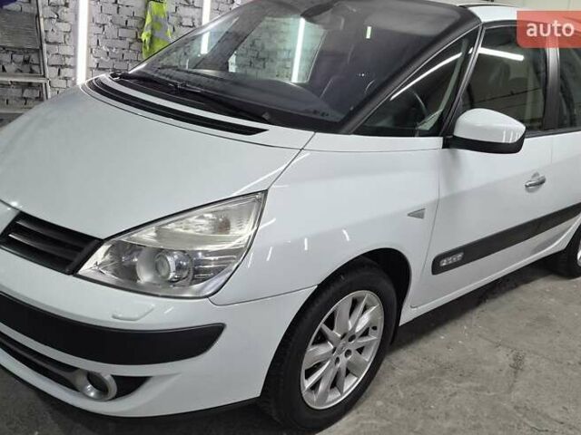 Білий Рено Еспейс, об'ємом двигуна 2 л та пробігом 210 тис. км за 8650 $, фото 1 на Automoto.ua