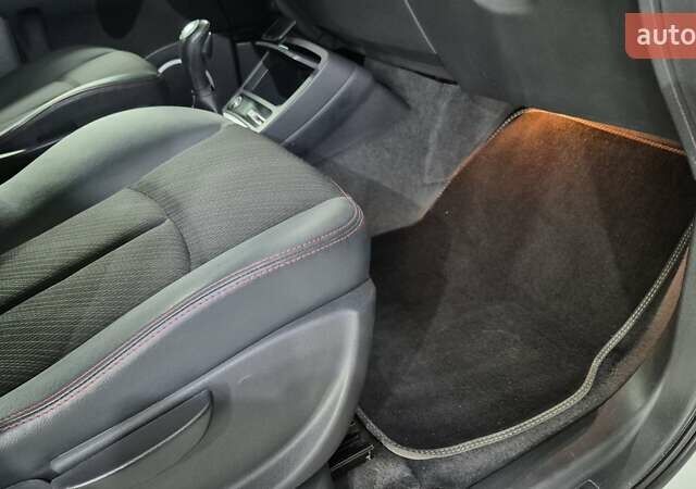 Білий Рено Еспейс, об'ємом двигуна 2 л та пробігом 210 тис. км за 8650 $, фото 19 на Automoto.ua